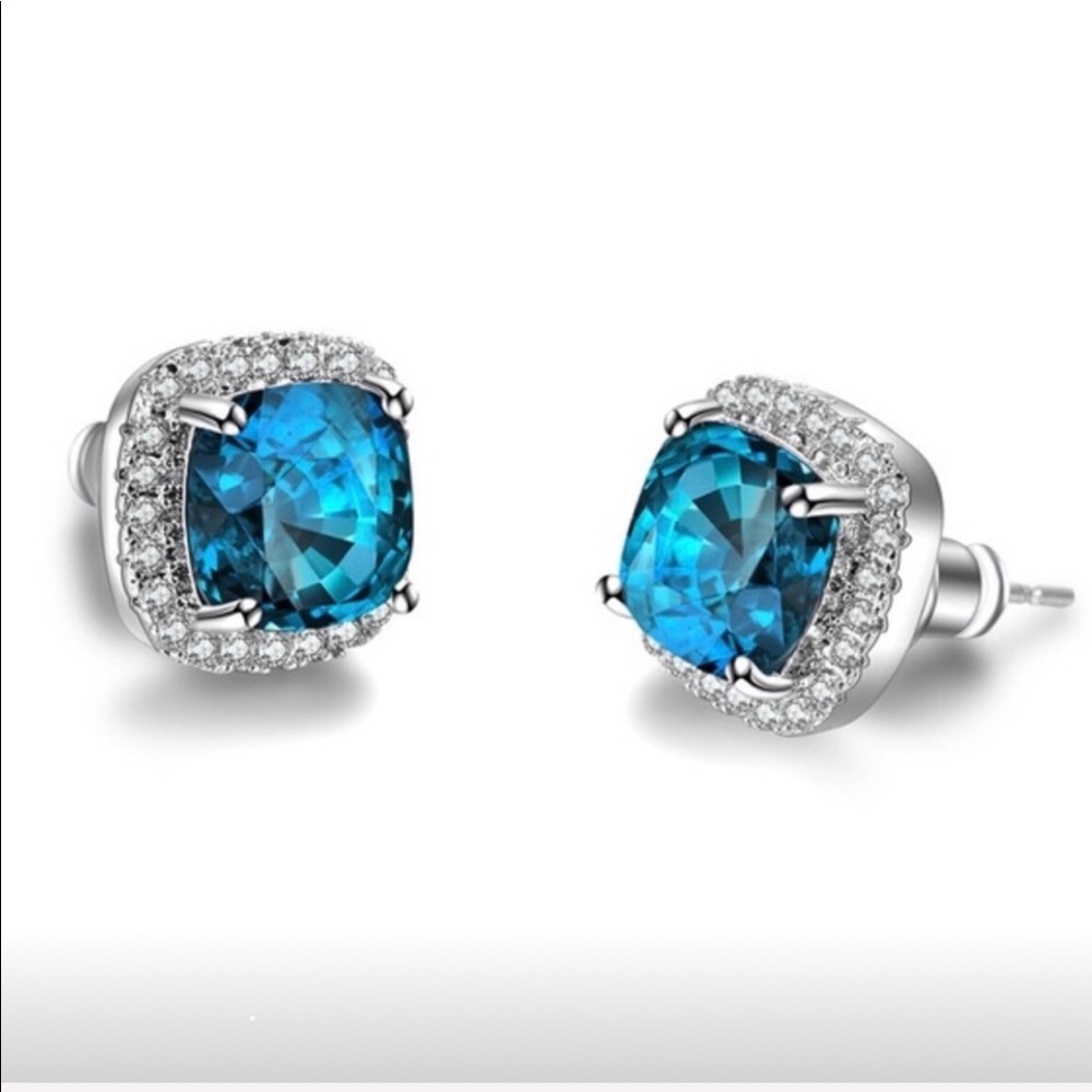 💕 RESTOCKING! Blue Princess Cut Halo Earrings - Picture 6 of 6
